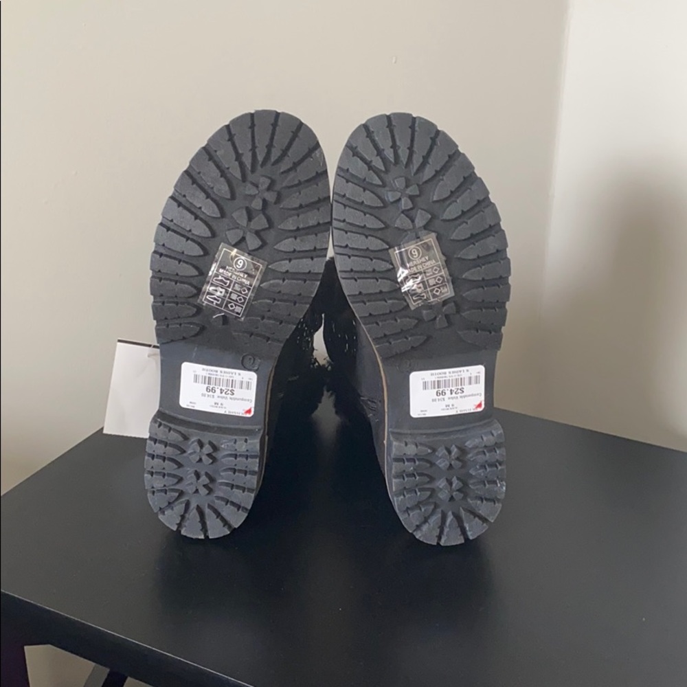 Boots - Picture 3 of 3